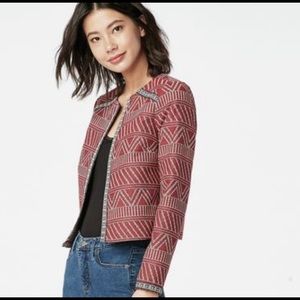 ♦️JustFab Cropped Statement Jacket♦️
